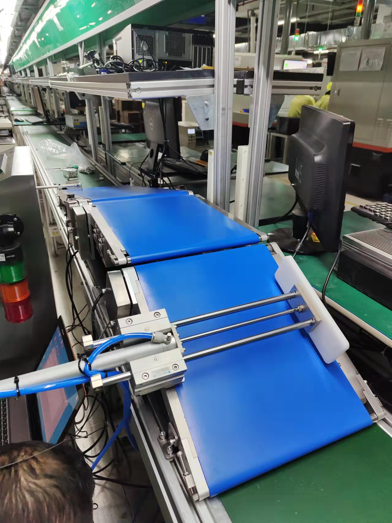 電子設(shè)備流水線加裝橋式檢重秤 電子設(shè)備流水線加裝橋式檢重秤